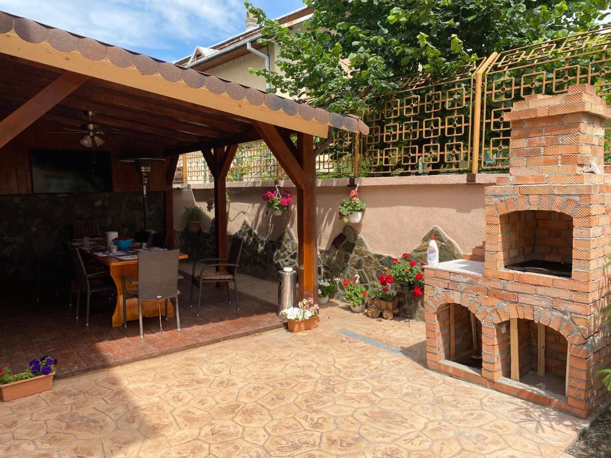 فندق Casa Cattleya Târgu Jiu المظهر الخارجي الصورة