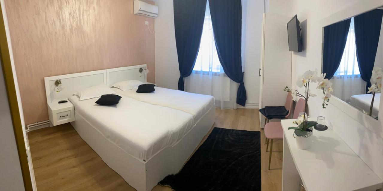 فندق Casa Cattleya Târgu Jiu المظهر الخارجي الصورة