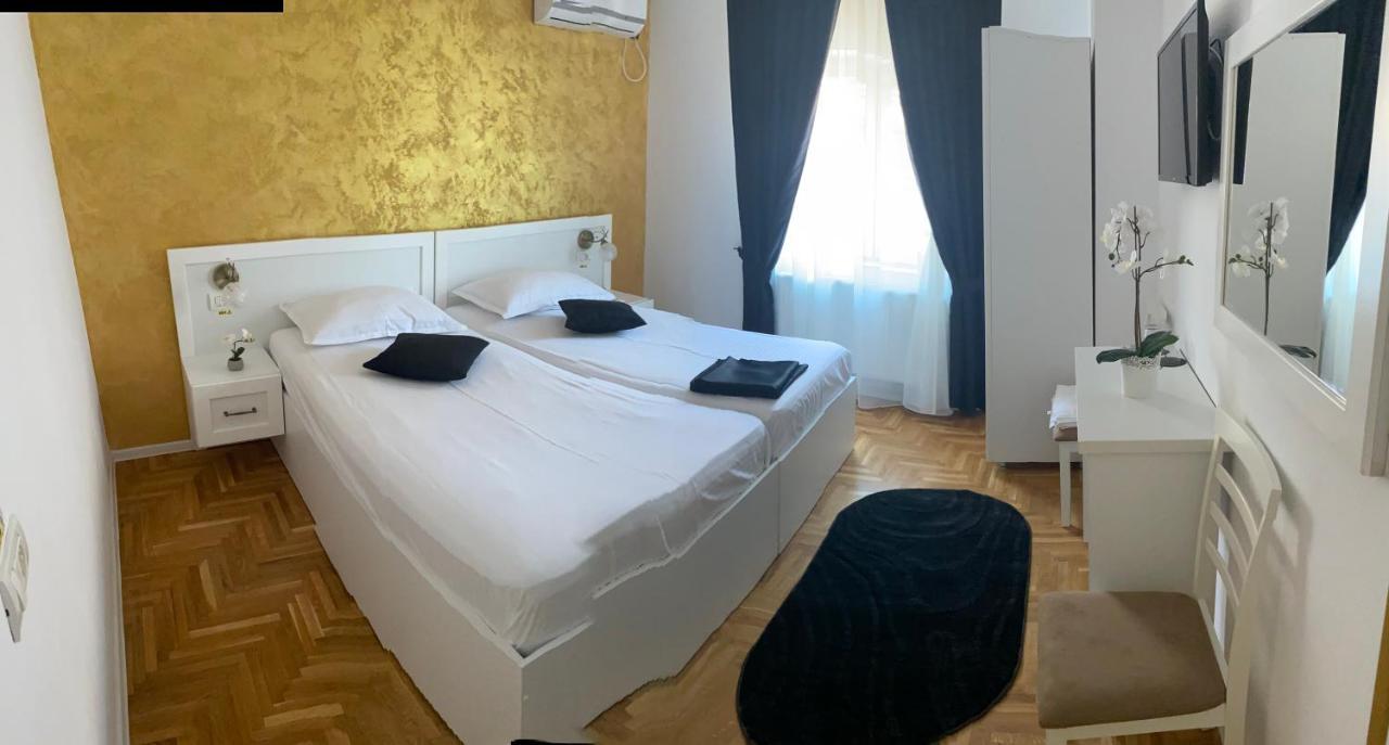 فندق Casa Cattleya Târgu Jiu المظهر الخارجي الصورة