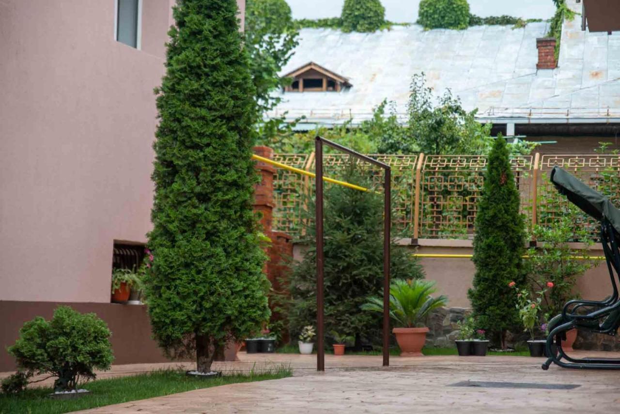 فندق Casa Cattleya Târgu Jiu المظهر الخارجي الصورة